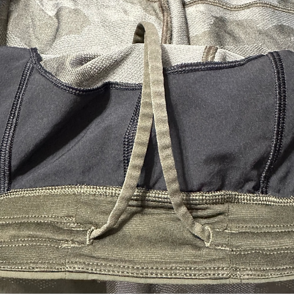 Lululemon T.H.E. Short 7" Mesh *Linerless Variegated Mesh Camo Max Dark Olive - Picture 7 of 7